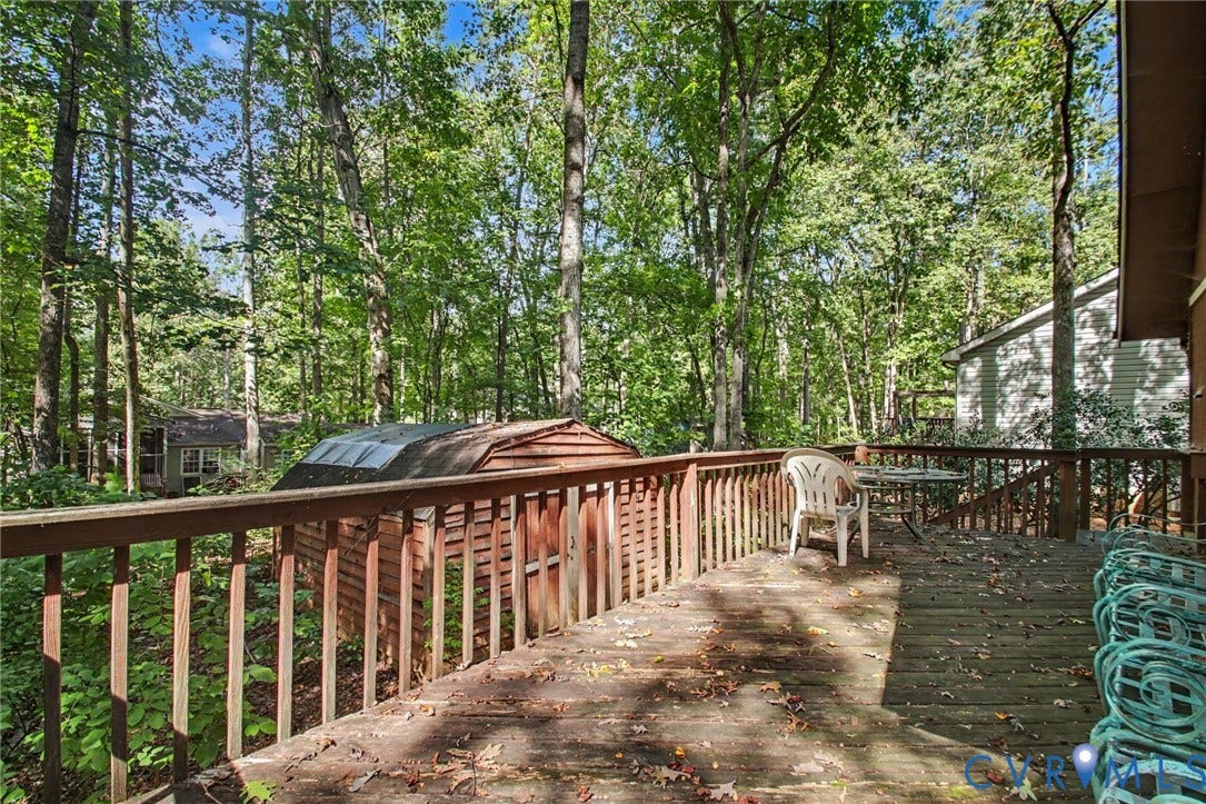 106 Carriage Ct, Locust Grove, VA 22508 large full back deck