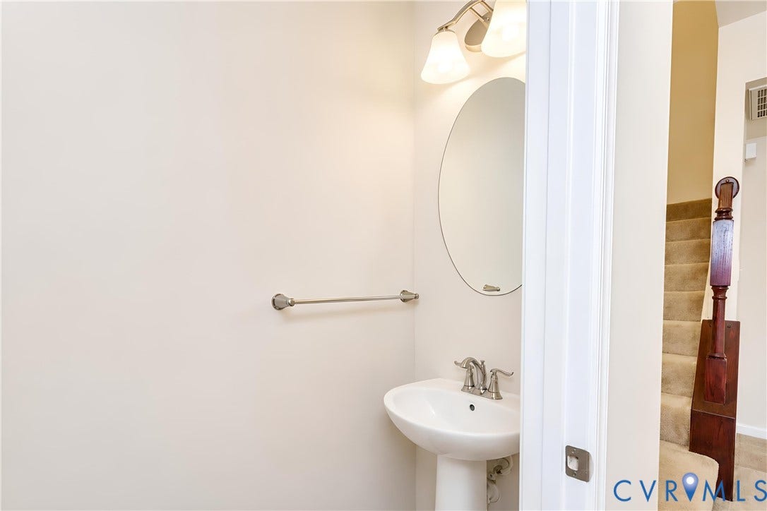 8084 Creekside Village Drive, Mechanicsville, VA 23111 8084 Creekside Village Drive, Mechanicsville, VA 23111