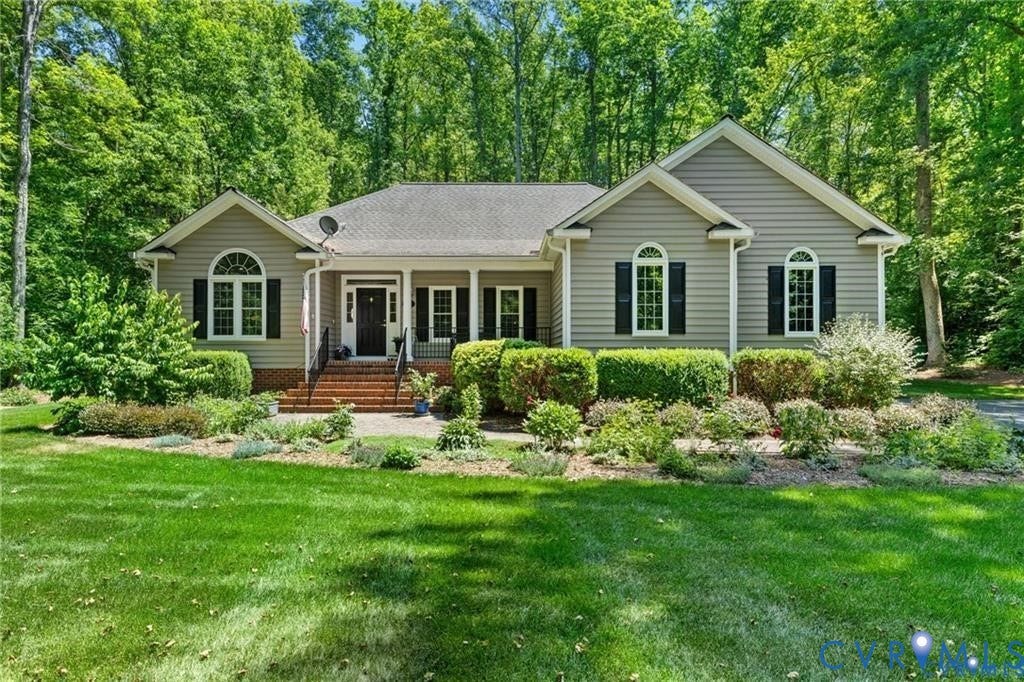13998 Taylors Overlook Court, Montpelier, VA 23192 Front of home, landscaped yard