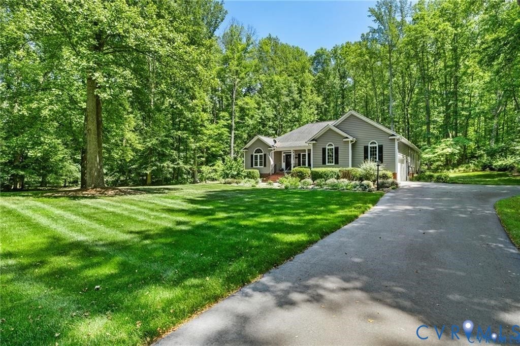 13998 Taylors Overlook Court, Montpelier, VA 23192 Large front yard, mature trees and landscaping and paved driveway
