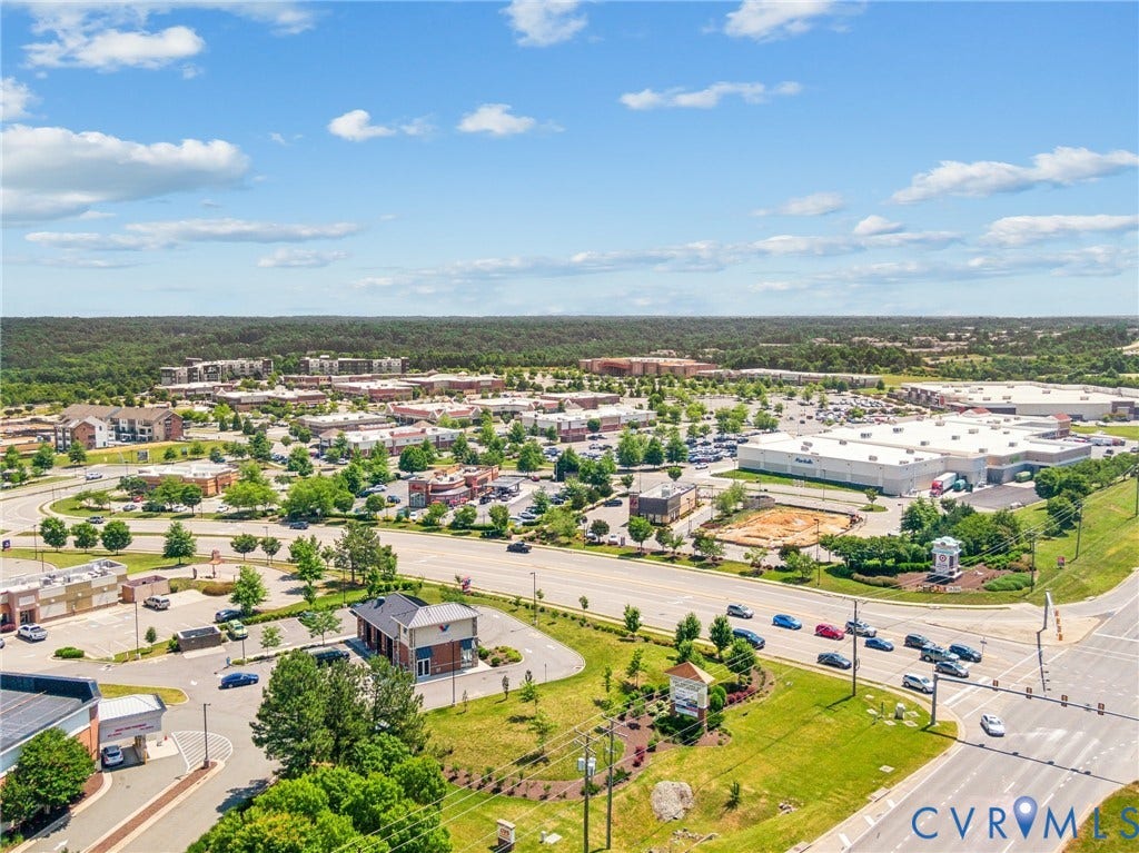 Nearby shopping and dining