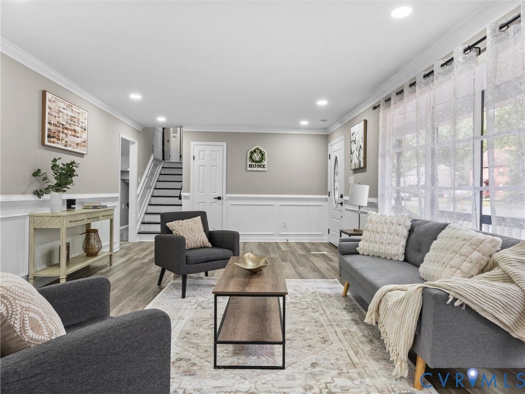 2031 Esquire Road, Midlothian, VA 23235 Recessed lighting, crown molding, and wainscoting details