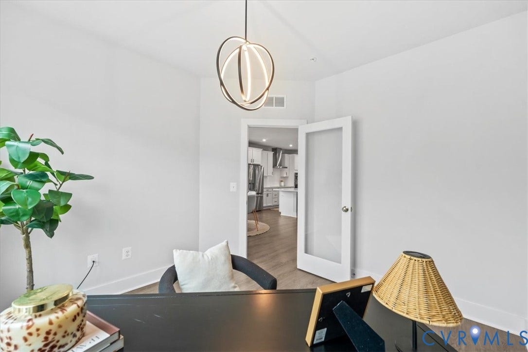 Contemporary ceiling light fixture