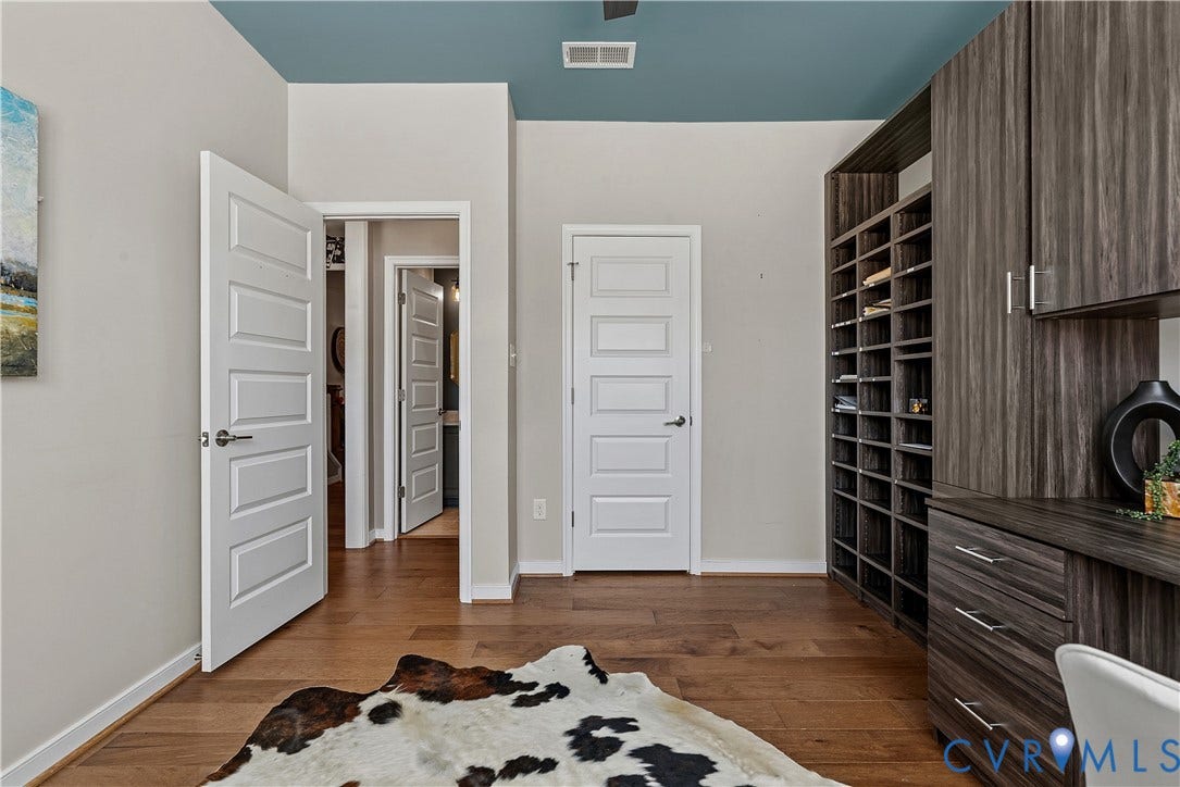 Also can be used as a first level guest bedroom.