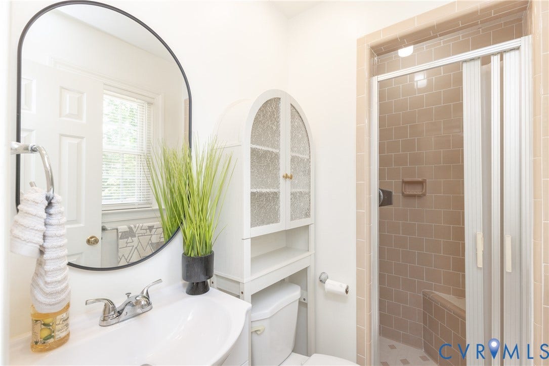 4104 Birchleaf Court, Chester, VA 23831 Tile shower
