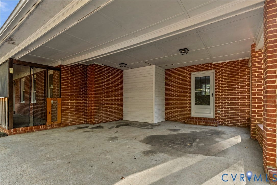 2305 Country Lane, Maidens, VA 23102