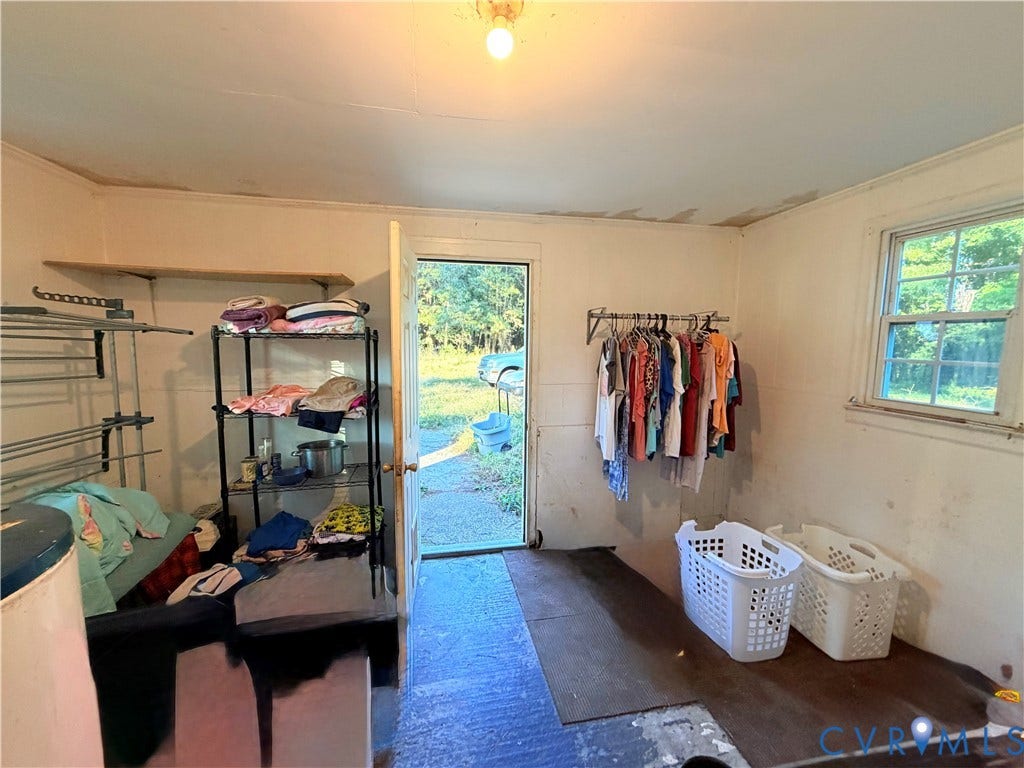 16517 Harrowgate Road, Chester, VA 23831
