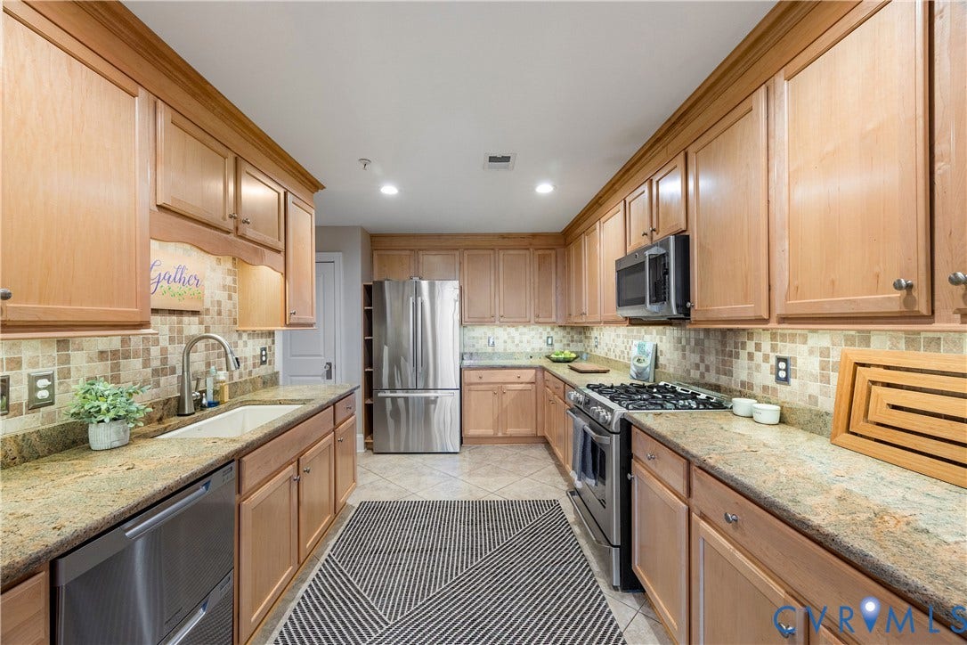 1350 Westwood Avenue, #U105, Ginter Park, Richmond, VA 23227 Updated granite, tile backsplash, newer appliances