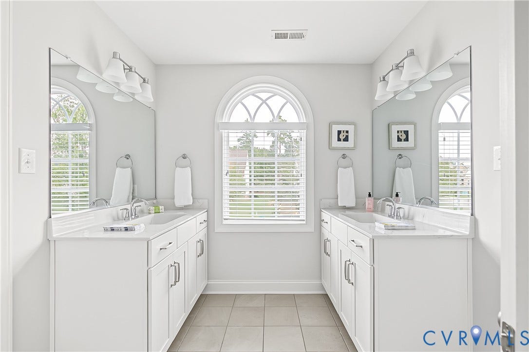 5340 Heather Brook Lane, Grey Oaks, Glen Allen, VA 23059 Jack and Jill bathroom