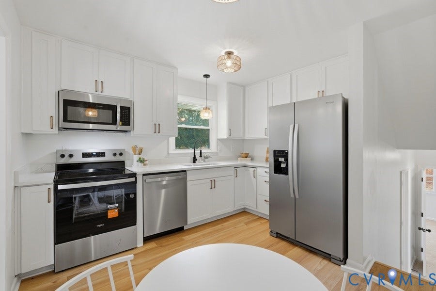 20306 Sheffield Place, Laurel Branch Farms, South Chesterfield, VA 23803 RENOVATED Kitchen Quartz Countertops; stainless steel appliances, and light wood-finish flooring