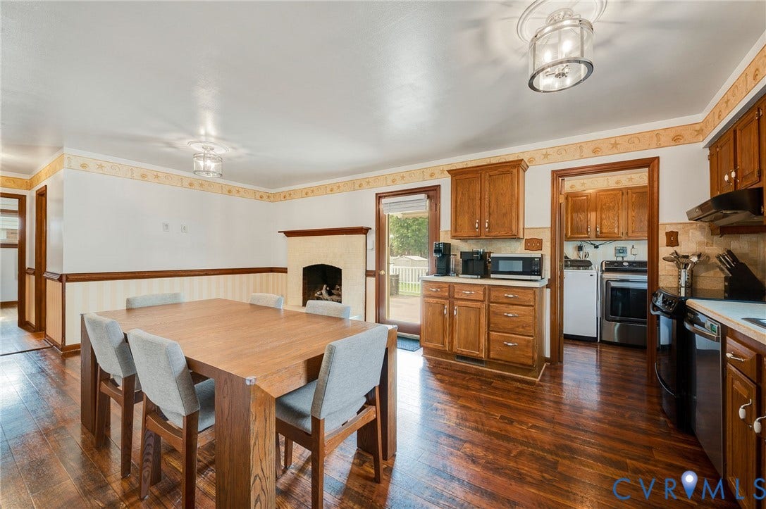 7516 Oakmont Drive, Henrico, VA 23228 Wood-finish flooring, built-in fireplace, wood cabinetry