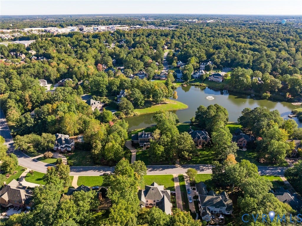 2825 Oak Point Lane, Barrington, Henrico, VA 23233 Barrington West residents enjoy lake access and a beautifully maintained community.