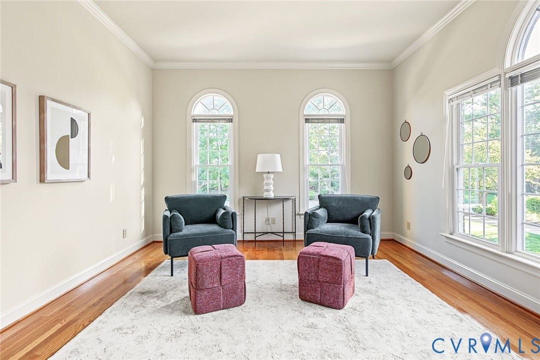 2825 Oak Point Lane, Barrington, Henrico, VA 23233 The sun filled breakfast room would also be an ideal space for enjoying a good book.