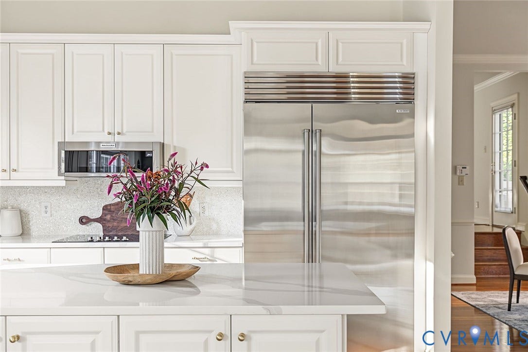 2825 Oak Point Lane, Barrington, Henrico, VA 23233 A dream kitchen for the whole family.
