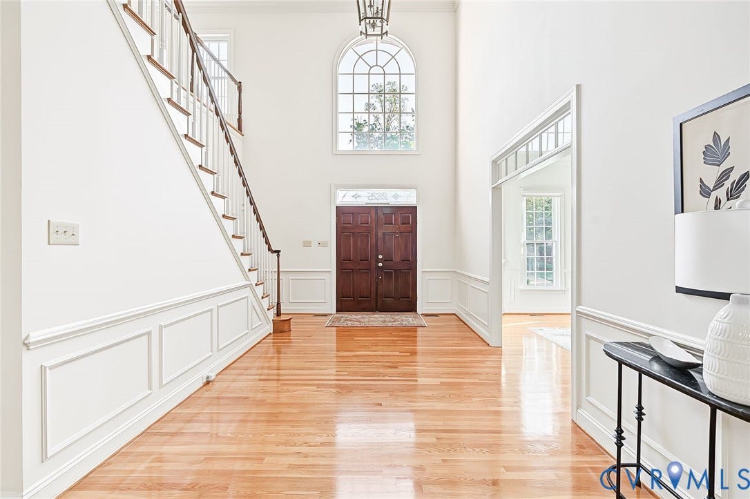 2825 Oak Point Lane, Barrington, Henrico, VA 23233 Recently inspected, beautifully renovated and meticulously maintained, this exceptional property will be a dream to call home.