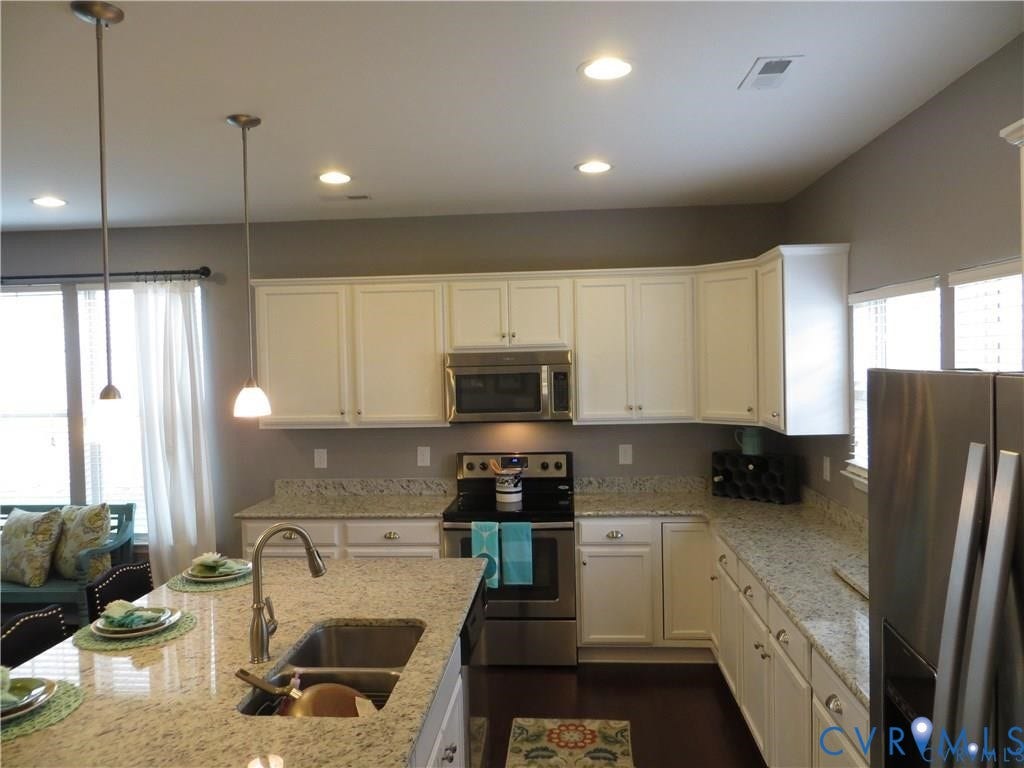 8062 Ellendale Drive, Mechanicsville, VA 23116 8062 Ellendale Drive, Mechanicsville, VA 23116