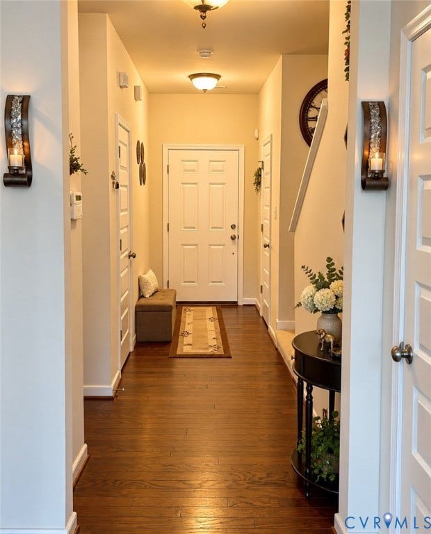 10507 Benoni Trail, Glen Allen, VA 23059 Hardwood-finish flooring throughout the hallway