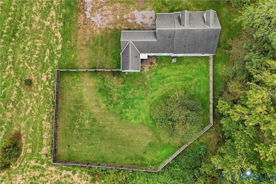 6624 Miller Road, Henrico, VA 23231 Fabulous 1 acre homesite convenient to freeways, shopping, dining, and the airport set on manicured grounds bordered by mature tree lines