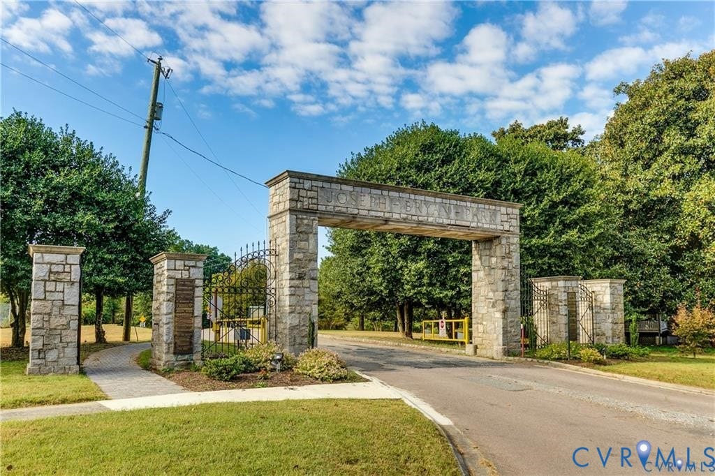 2418 Essex Road, Bryan Park/Lakeside, Henrico, VA 23228