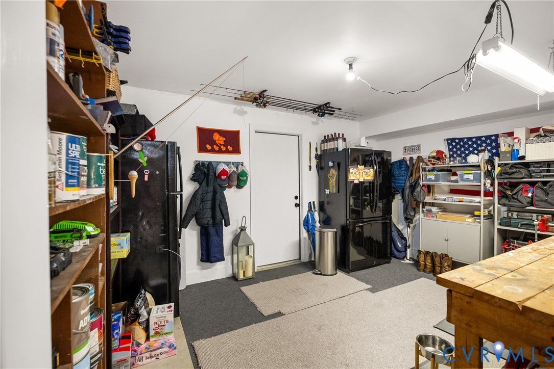 200 Ruggles Place, Tuckahoe, Henrico, VA 23229 Great mud room / drop zone from garage