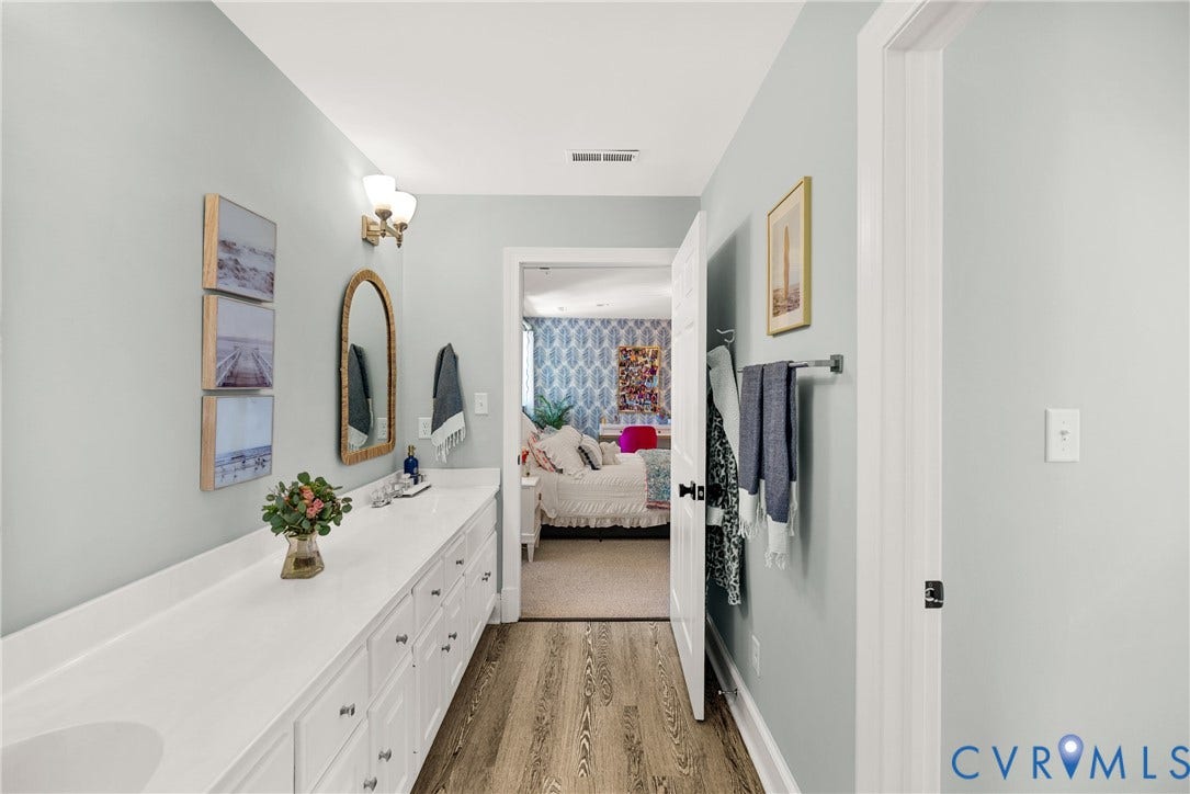 200 Ruggles Place, Tuckahoe, Henrico, VA 23229 En-suite bathroom but accessible via two bedrooms