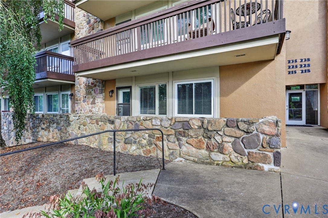 1836 FAIRWAY Drive, #218, Aspen East, Basye, VA 22810 Stone veneer accents on exterior