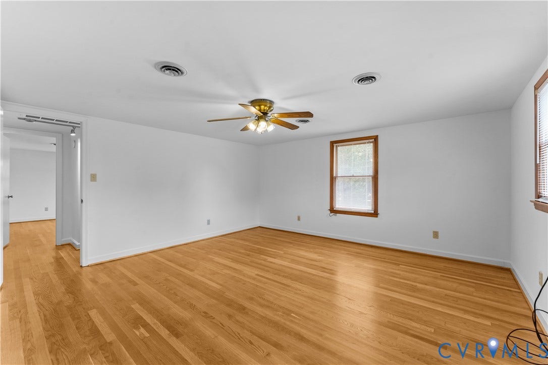 11612 Yorkdale Drive, Rivers Edge, North Prince George, VA 23860 Hardwood flooring, ceiling fan with integrated lighting, wood-framed window, recessed ceiling vents