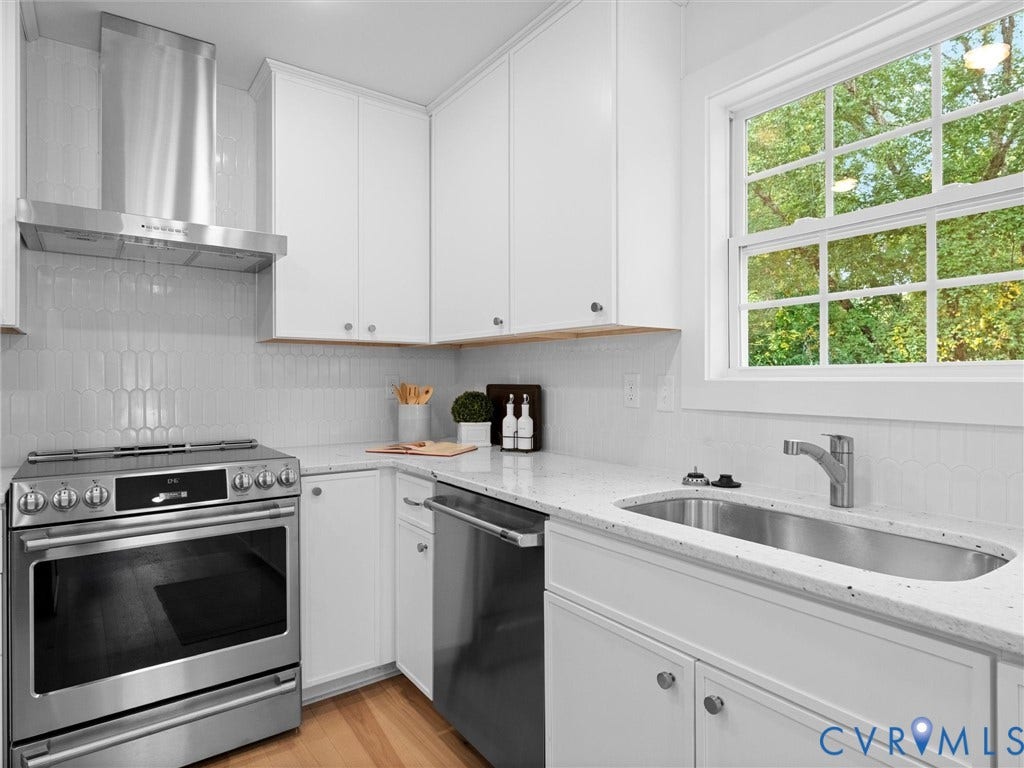 702 Westham Parkway, Westham, Henrico, VA 23229 White cabinetry with wood-finish accents