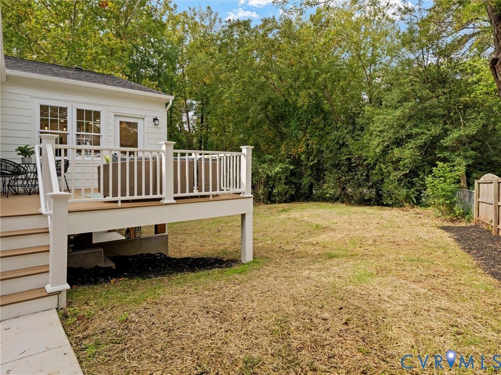 702 Westham Parkway, Westham, Henrico, VA 23229 Rear deck with white railings and composite decking