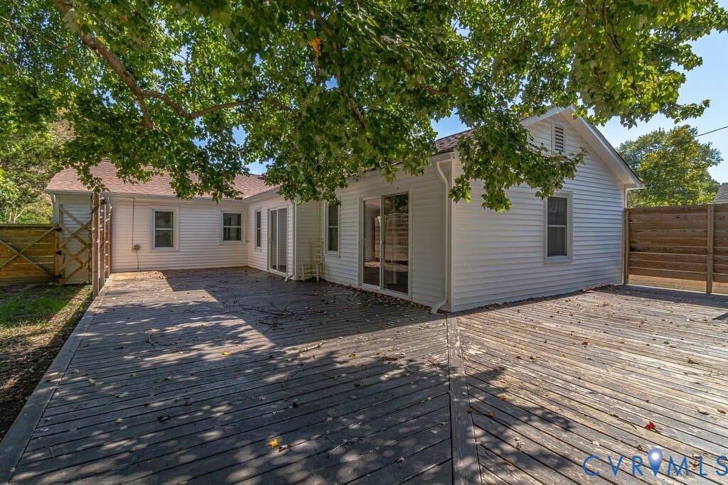 32 2nd Avenue, Kilmarnock, VA 22482 32 2nd Avenue, Kilmarnock, VA 22482