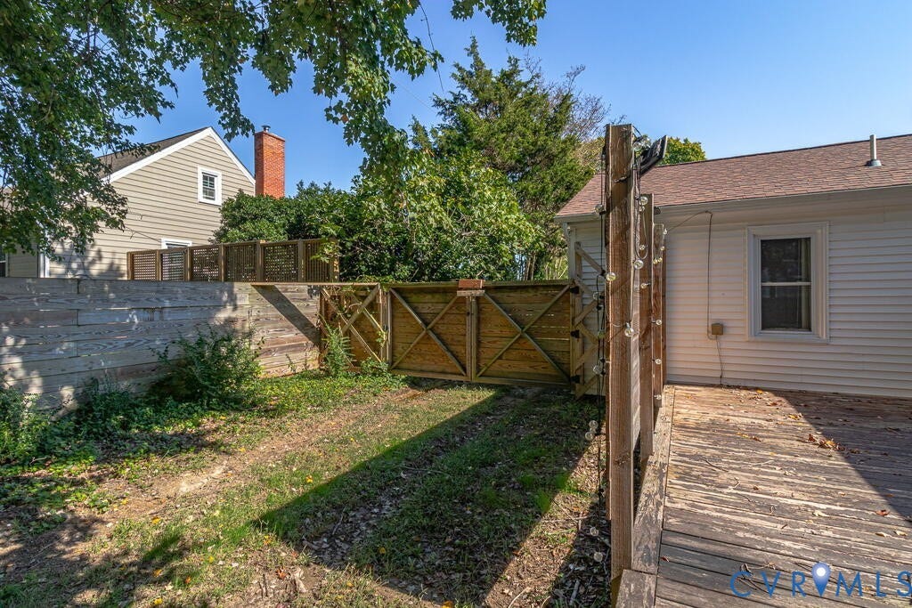 32 2nd Avenue, Kilmarnock, VA 22482 32 2nd Avenue, Kilmarnock, VA 22482