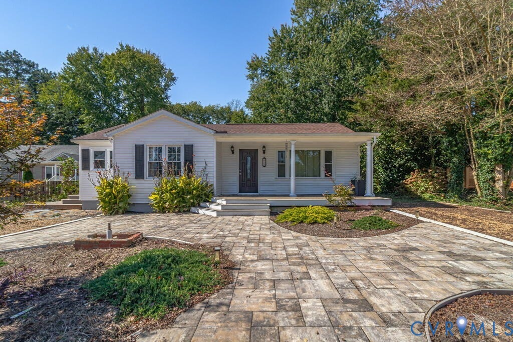 32 2nd Avenue, Kilmarnock, VA 22482 32 2nd Avenue, Kilmarnock, VA 22482