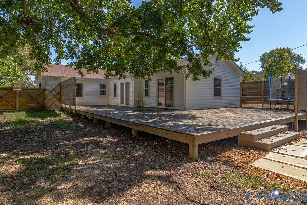 32 2nd Avenue, Kilmarnock, VA 22482 32 2nd Avenue, Kilmarnock, VA 22482