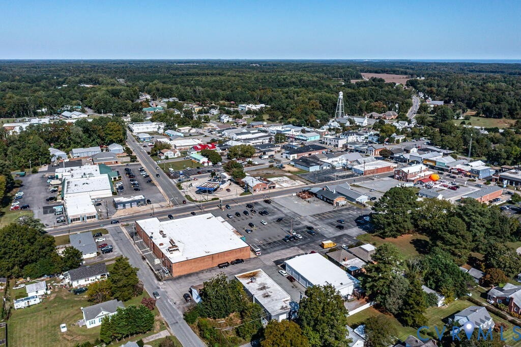 32 2nd Avenue, Kilmarnock, VA 22482 32 2nd Avenue, Kilmarnock, VA 22482