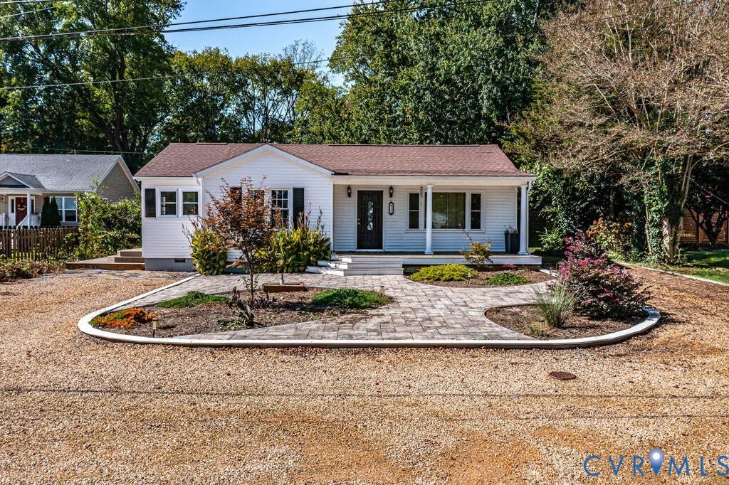 32 2nd Avenue, Kilmarnock, VA 22482 32 2nd Avenue, Kilmarnock, VA 22482