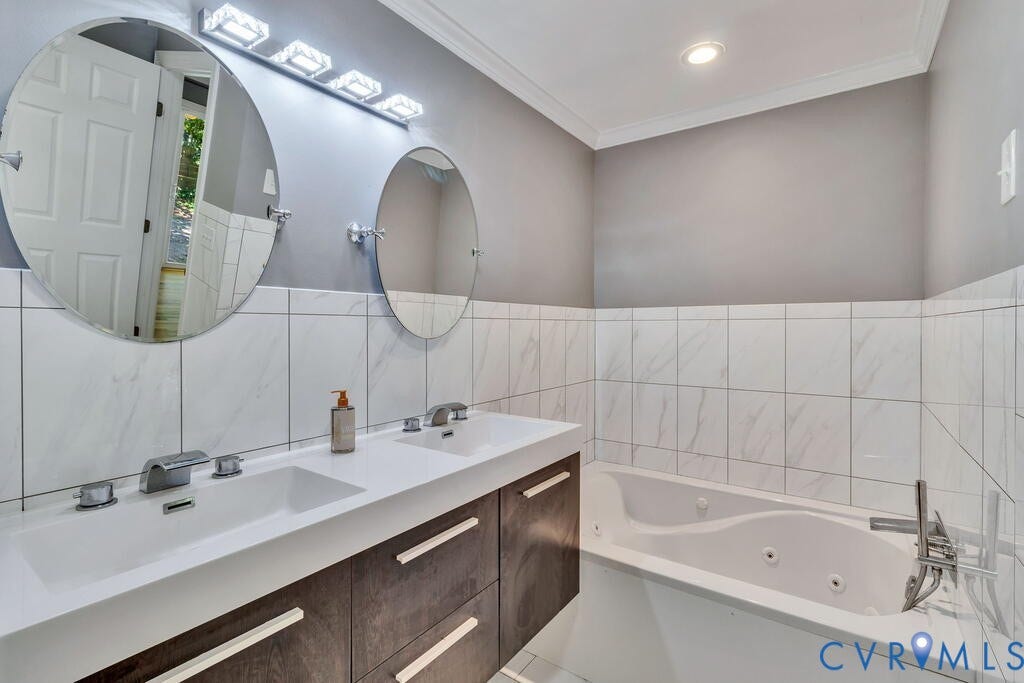 32 2nd Avenue, Kilmarnock, VA 22482 32 2nd Avenue, Kilmarnock, VA 22482
