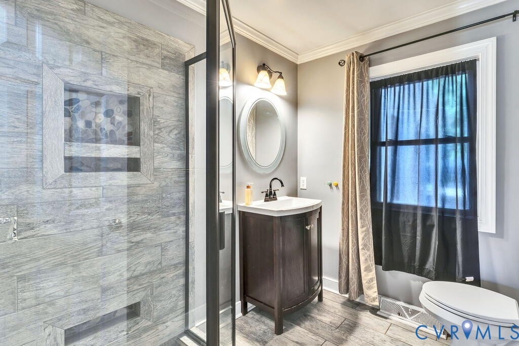32 2nd Avenue, Kilmarnock, VA 22482 32 2nd Avenue, Kilmarnock, VA 22482
