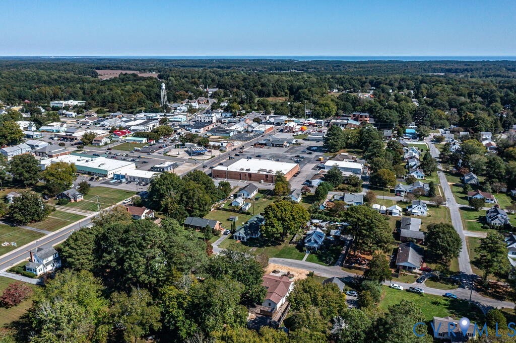 32 2nd Avenue, Kilmarnock, VA 22482 32 2nd Avenue, Kilmarnock, VA 22482