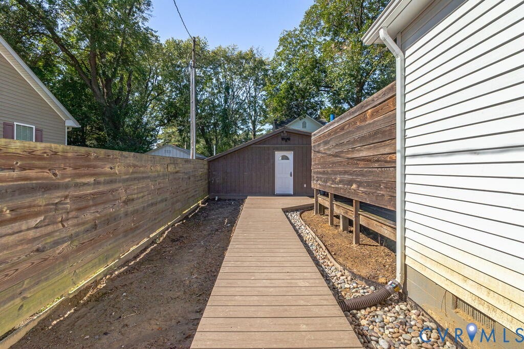 32 2nd Avenue, Kilmarnock, VA 22482 32 2nd Avenue, Kilmarnock, VA 22482