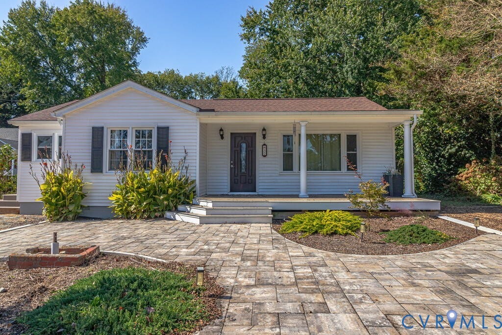32 2nd Avenue, Kilmarnock, VA 22482 32 2nd Avenue, Kilmarnock, VA 22482