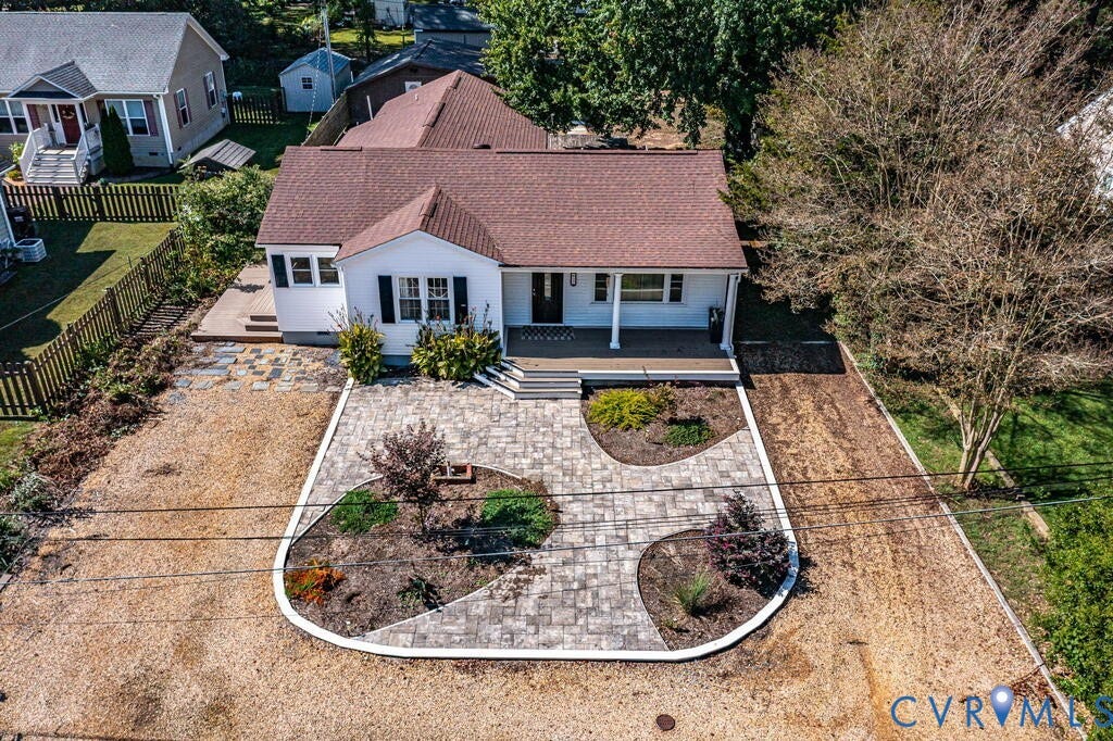 32 2nd Avenue, Kilmarnock, VA 22482 32 2nd Avenue, Kilmarnock, VA 22482