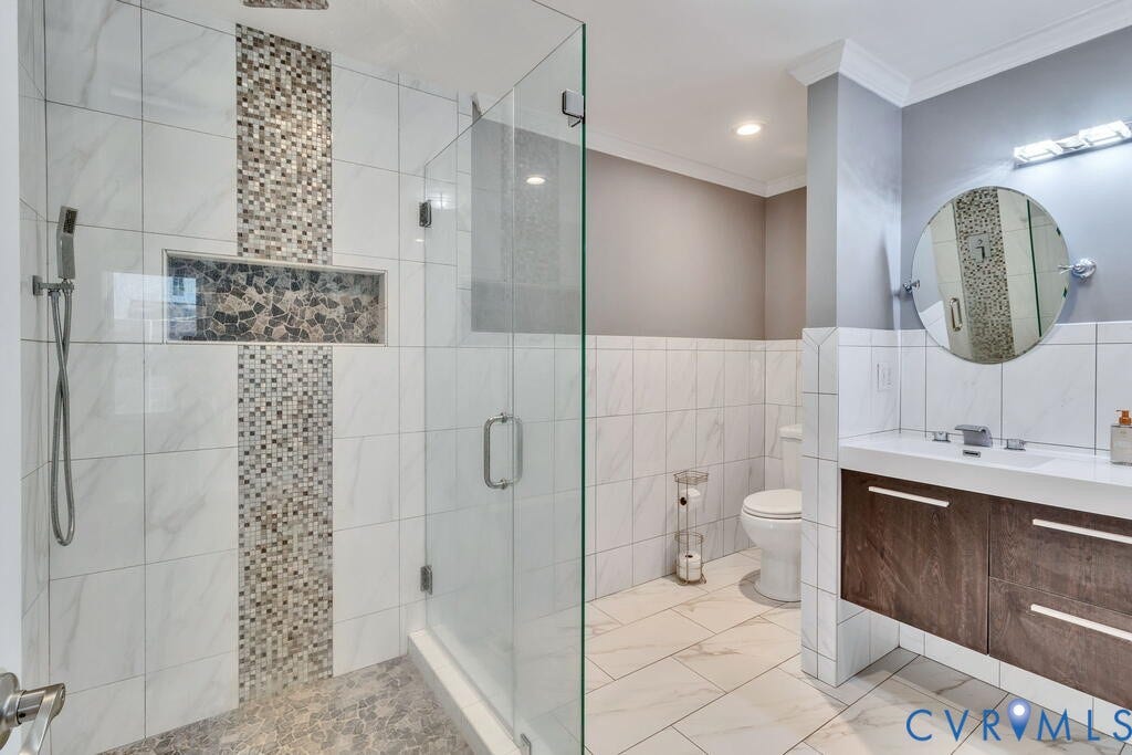 32 2nd Avenue, Kilmarnock, VA 22482 32 2nd Avenue, Kilmarnock, VA 22482