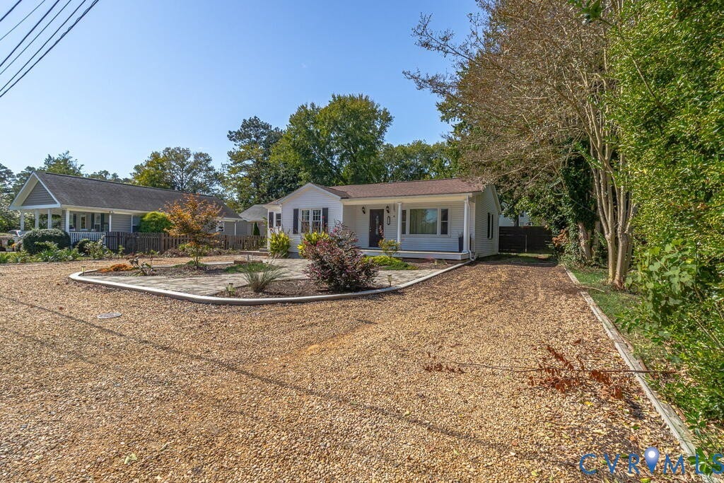 32 2nd Avenue, Kilmarnock, VA 22482 32 2nd Avenue, Kilmarnock, VA 22482