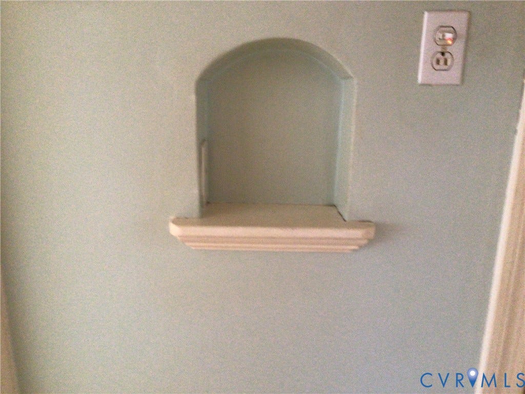 1307 Greystone Avenue, Richmond, VA 23224 Recessed wall niche featuring an arched top and a molded ledge