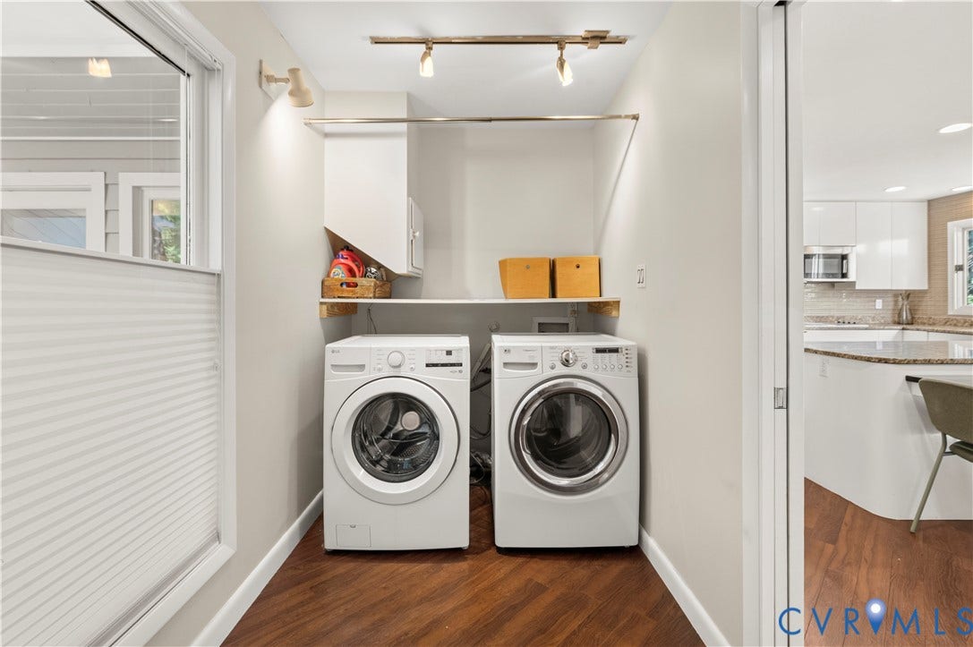 4204 Hickory Nut Place, Winterberry Ridge, Midlothian, VA 23112 Large utility room with a laundry shoot. Also a pocket door to close off from the kitchen.