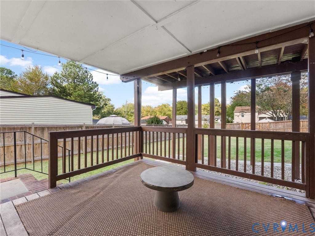 Lower deck
