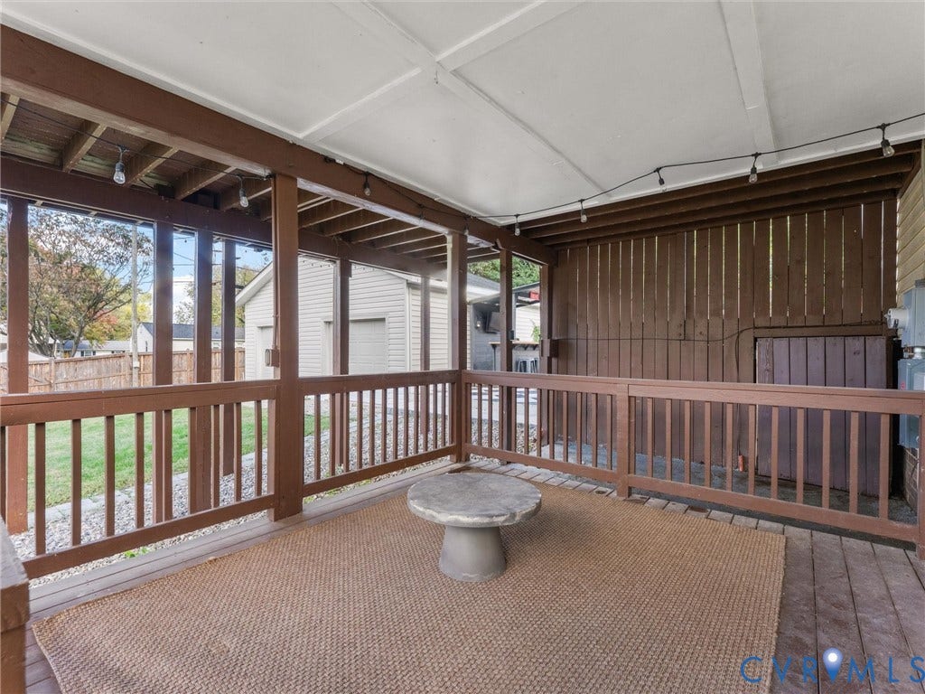 Lower deck