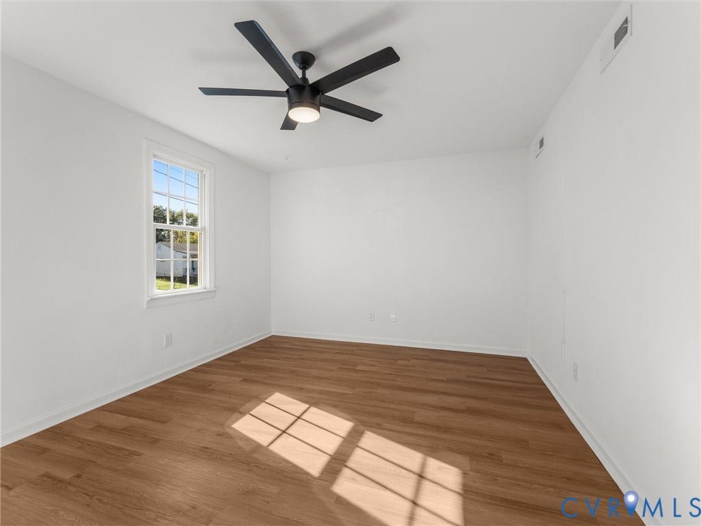 Could be 4th bedroom/home office/home gym/etc.