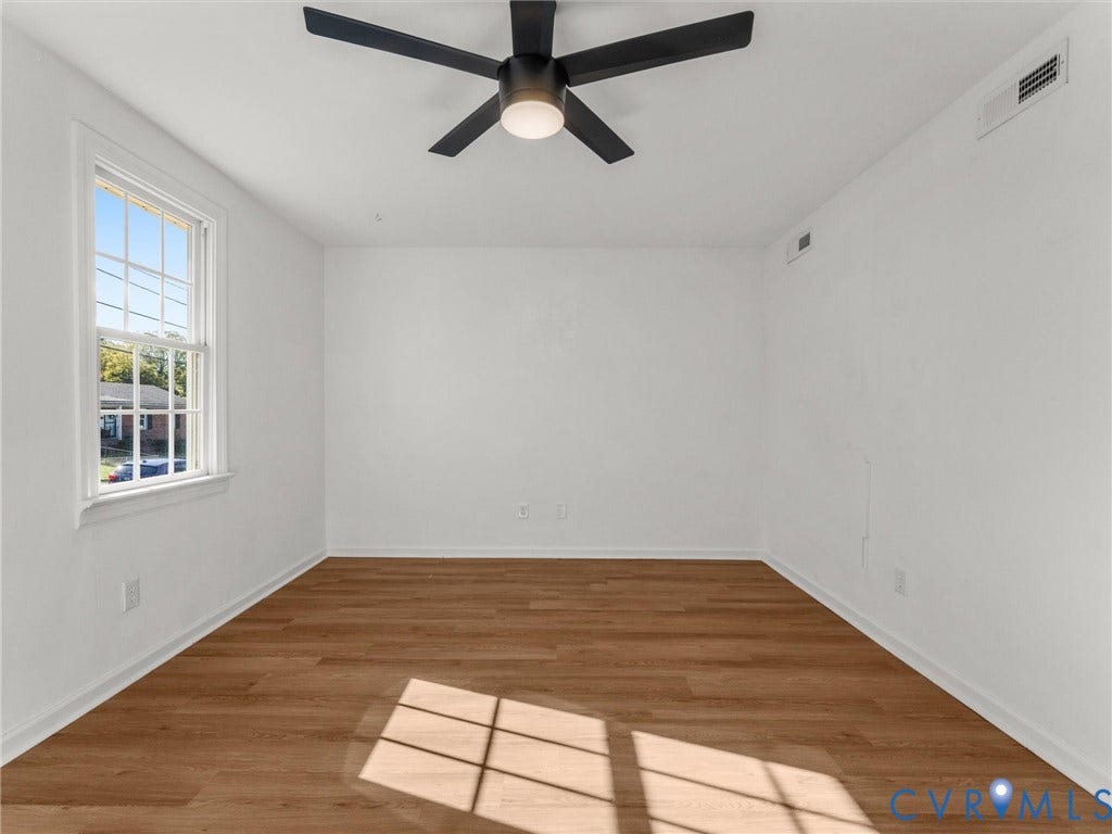 Could be 4th bedroom/home office/home gym/etc.