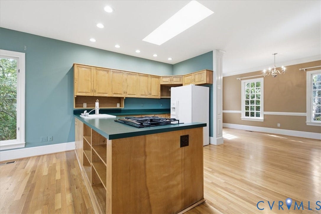 173 Waterfront Drive, Colonial Heights, VA 23834 The Kitchen flows right into the extra large Formal Dining Room.